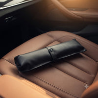 Funda de cuero del parasol sobre el asiento del coche